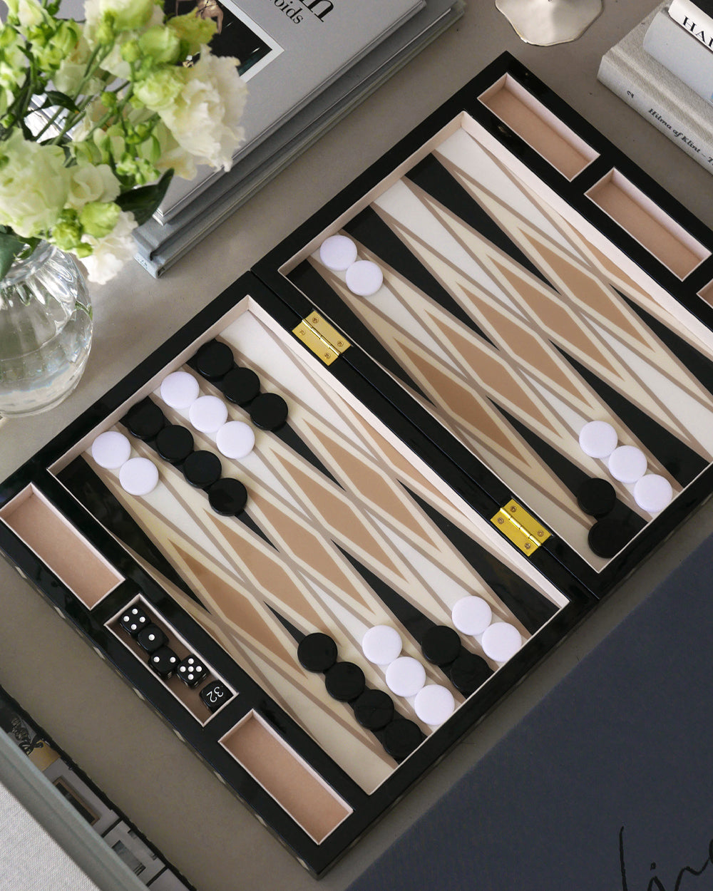 Lacquered Backgammon, Black